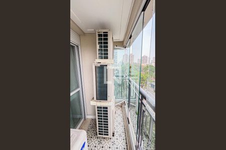 Apartamento à venda com 177m², 3 quartos e 3 vagas Apartamento à venda com 177m², 3 quartos e 3 vagasQuarto 2 Varanda