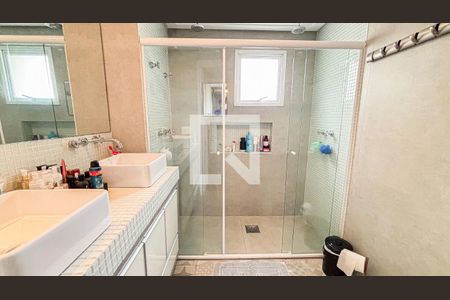 Apartamento à venda com 177m², 3 quartos e 3 vagas Apartamento à venda com 177m², 3 quartos e 3 vagasBanheiro da Suíte