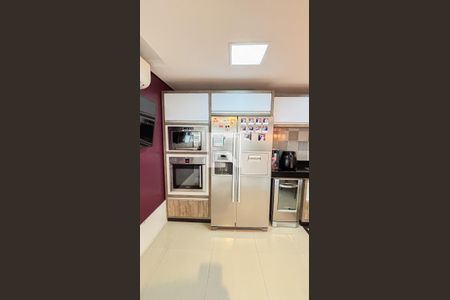 Apartamento à venda com 177m², 3 quartos e 3 vagas Apartamento à venda com 177m², 3 quartos e 3 vagasCozinha