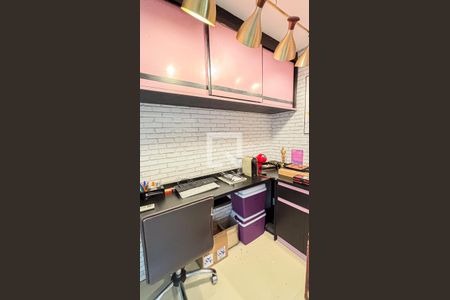 Apartamento à venda com 177m², 3 quartos e 3 vagas Apartamento à venda com 177m², 3 quartos e 3 vagasEscritório
