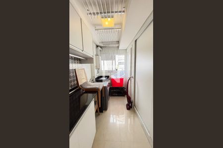 Apartamento à venda com 177m², 3 quartos e 3 vagas Apartamento à venda com 177m², 3 quartos e 3 vagasÁrea de Serviço