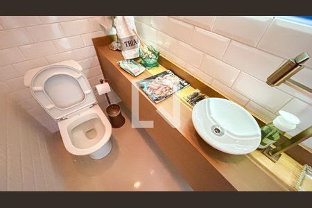 Apartamento à venda com 177m², 3 quartos e 3 vagas Apartamento à venda com 177m², 3 quartos e 3 vagasLavabo
