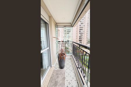 Apartamento à venda com 177m², 3 quartos e 3 vagas Apartamento à venda com 177m², 3 quartos e 3 vagasVaranda Suíte
