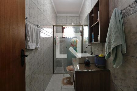 Casa à venda com 180m², 3 quartos e 2 vagasBanheiro