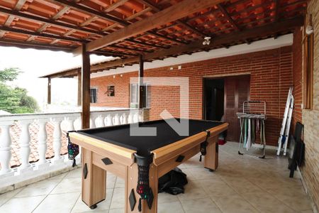 Casa à venda com 180m², 3 quartos e 2 vagasVaranda
