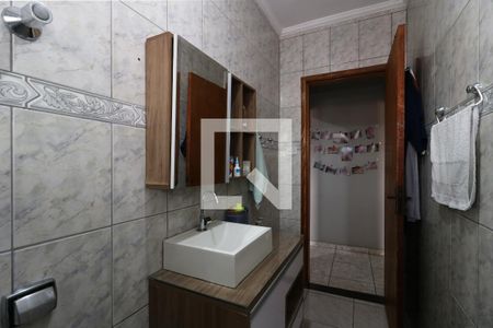 Casa à venda com 180m², 3 quartos e 2 vagasBanheiro