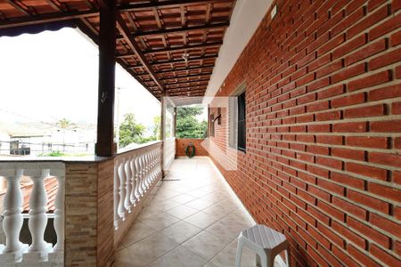 Casa à venda com 180m², 3 quartos e 2 vagasVaranda