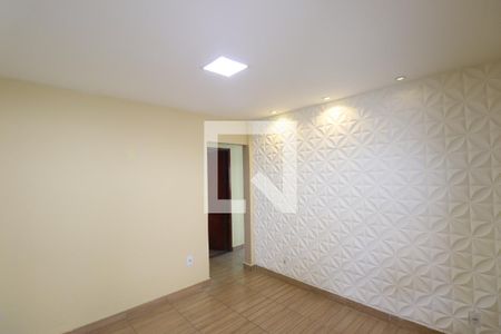Sala de casa para alugar com 2 quartos, 55m² em Mutondo, São Gonçalo