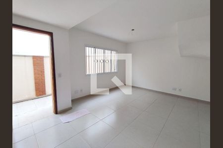 Casa à venda com 2 quartos, 74m² em Vila Polopoli, São Paulo