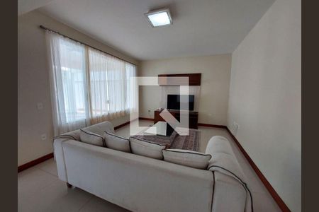 Casa à venda com 6 quartos, 450m² em Itaipu, Niterói