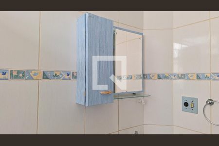 Banheiro de apartamento para alugar com 1 quarto, 48m² em Guilhermina, Praia Grande