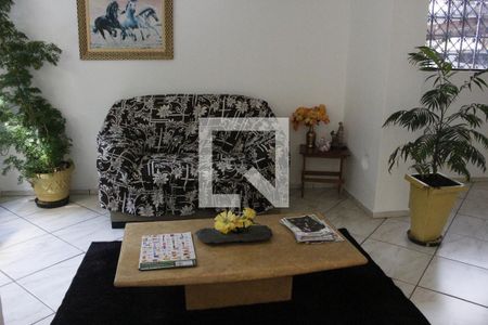 Apartamento para alugar com 61m², 2 quartos e 1 vaga Apartamento para alugar com 61m², 2 quartos e 1 vagaHall social