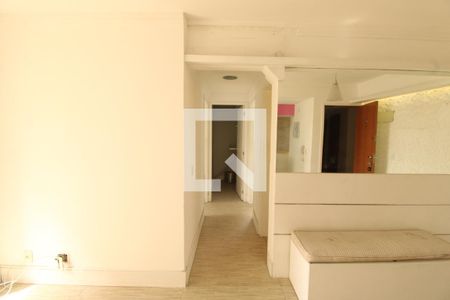 Corredor de apartamento para alugar com 2 quartos, 65m² em Irajá, Rio de Janeiro