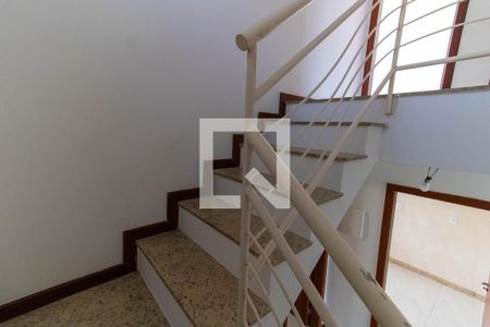 Escada de casa à venda com 3 quartos, 170m² em Engenho do Mato, 
