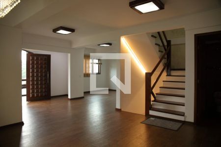 Sala de casa de condomínio para alugar com 5 quartos, 450m² em Parque Terra Nova Ii, São Bernardo do Campo