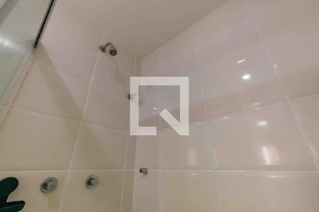 Banheiro da Suíte de apartamento para alugar com 2 quartos, 64m² em Barra da Tijuca, Rio de Janeiro
