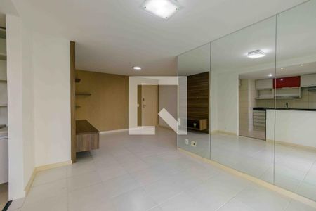 Sala de apartamento para alugar com 2 quartos, 64m² em Barra da Tijuca, Rio de Janeiro