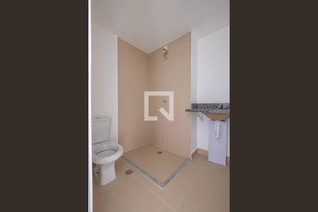 Banheiro de kitnet/studio para alugar com 1 quarto, 25m² em Pinheiros, São Paulo