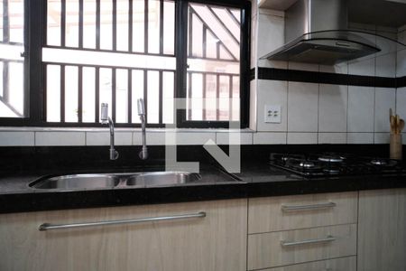 Casa à venda com 320m², 4 quartos e 4 vagasCozinha 