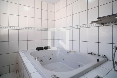 Casa à venda com 320m², 4 quartos e 4 vagasBanheiro