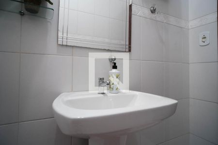 Casa à venda com 320m², 4 quartos e 4 vagasBanheiro 