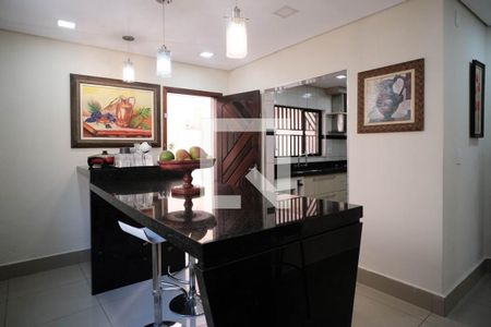 Casa à venda com 320m², 4 quartos e 4 vagasCozinha 