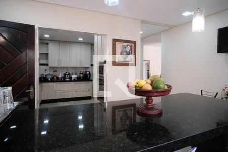 Casa à venda com 320m², 4 quartos e 4 vagasCozinha 