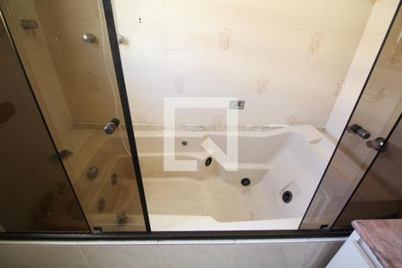 Casa à venda com 300m², 5 quartos e 3 vagasBanheiro da Suíte 1