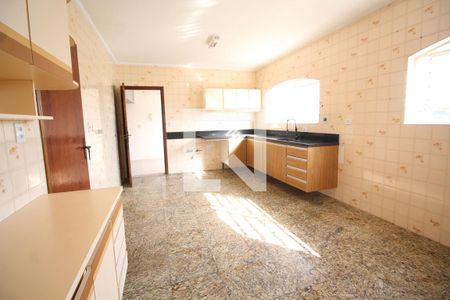 Casa à venda com 300m², 5 quartos e 3 vagasCozinha