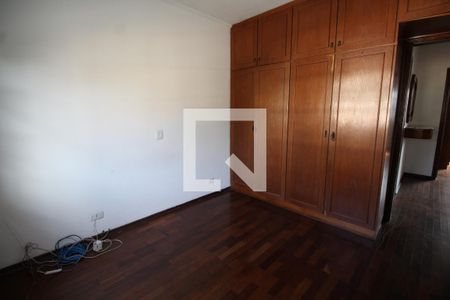 Casa à venda com 300m², 5 quartos e 3 vagasQuarto 1