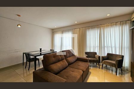 Sala de casa de condomínio para alugar com 3 quartos, 115m² em Vila Sofia, São Paulo