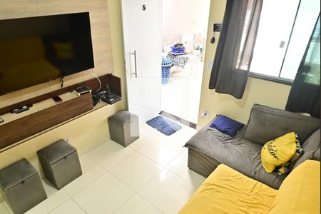 Sala de casa para alugar com 2 quartos, 55m² em Maracanã, Praia Grande