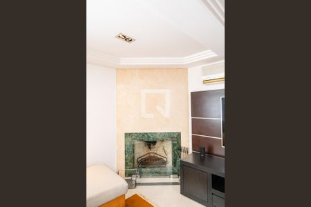 Sala de casa à venda com 4 quartos, 600m² em Planalto Paulista, São Paulo