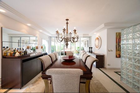 Sala de casa à venda com 4 quartos, 600m² em Planalto Paulista, São Paulo