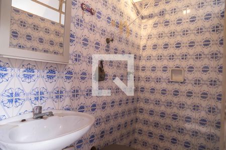 Casa à venda com 326m², 3 quartos e 3 vagasBanheiro de Serviço