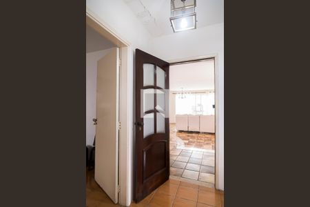 Casa à venda com 326m², 3 quartos e 3 vagasCorredor