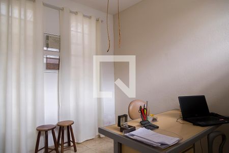 Casa à venda com 326m², 3 quartos e 3 vagasEscritório