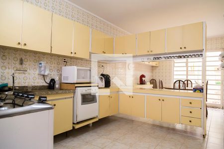 Casa à venda com 326m², 3 quartos e 3 vagasCozinha