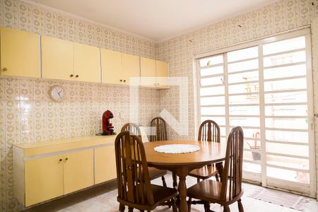 Casa à venda com 326m², 3 quartos e 3 vagasCozinha