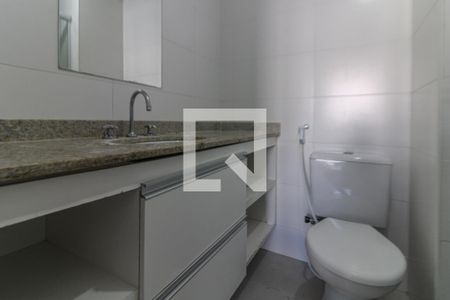 Apartamento à venda com 70m², 2 quartos e 2 vagasSuíte - Banheiro