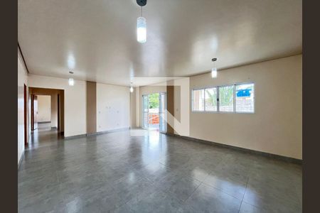 Sala de casa para alugar com 3 quartos, 218m² em Qms 11, Brasília