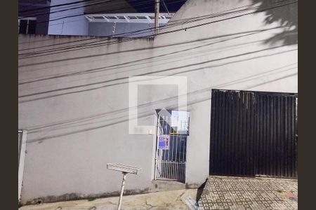 Casa à venda com 170m², 4 quartos e 1 vaga Casa à venda com 170m², 4 quartos e 1 vagaFachada