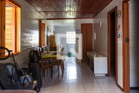 Casa de condomínio para alugar com 120m², 2 quartos e 3 vagasSala