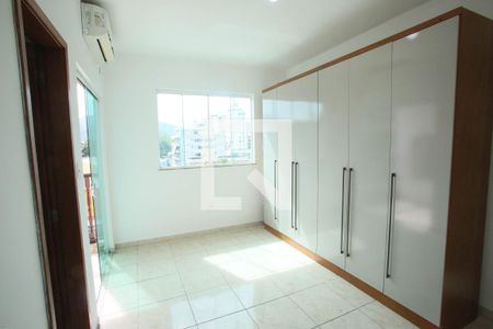 Quarto Suíte 1 de casa para alugar com 2 quartos, 75m² em Tanque, Rio de Janeiro