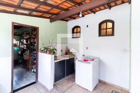 Casa à venda com 180m², 3 quartos e sem vagaÁrea de serviço