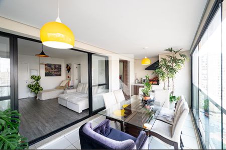 Apartamento à venda com 108m², 3 quartos e 2 vagasVaranda