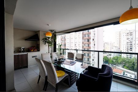 Apartamento à venda com 108m², 3 quartos e 2 vagasVaranda