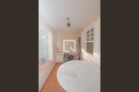 Casa à venda com 199m², 2 quartos e 3 vagasCozinha e Área de Serviço