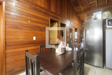 Casa à venda com 57m², 3 quartos e 2 vagas Casa à venda com 57m², 3 quartos e 2 vagasCozinha