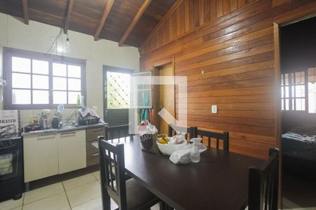 Casa à venda com 57m², 3 quartos e 2 vagas Casa à venda com 57m², 3 quartos e 2 vagasCozinha